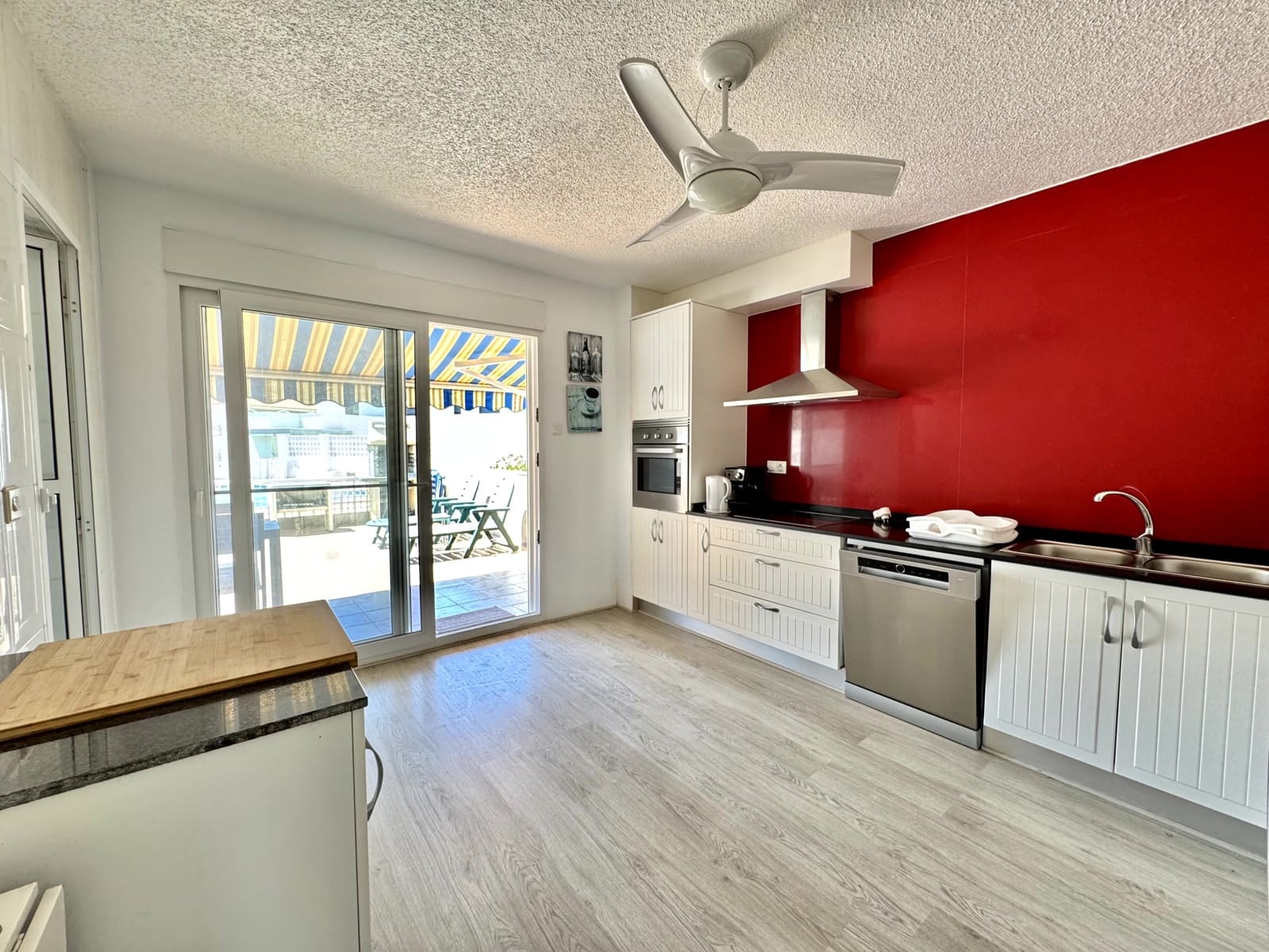 4 soverom Kjedet enebolig til salgs i Calabardina med svømmebasseng garasje - € 240 000 (Ref: 9107918)