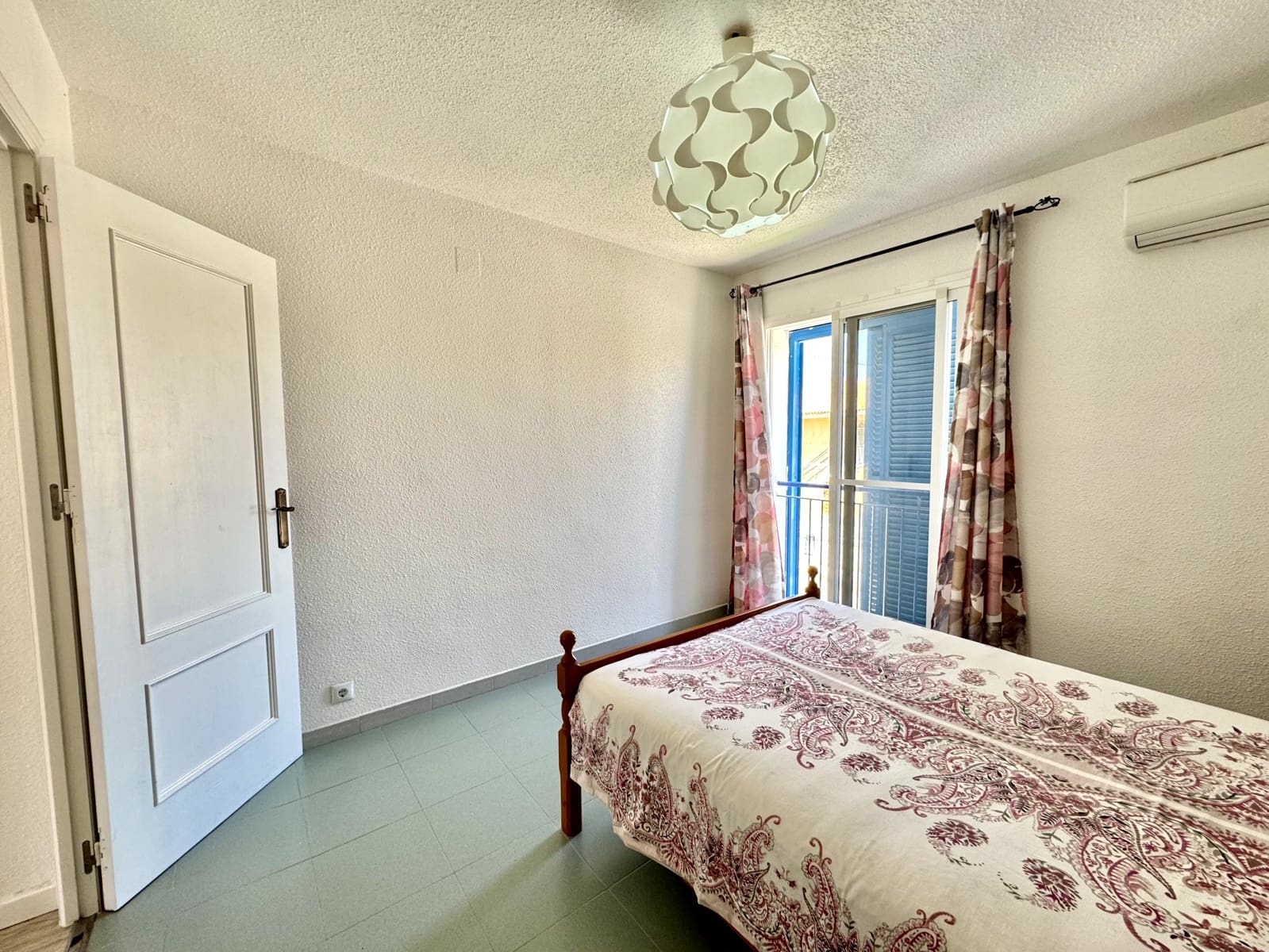 4 soverom Kjedet enebolig til salgs i Calabardina med svømmebasseng garasje - € 240 000 (Ref: 9107918)