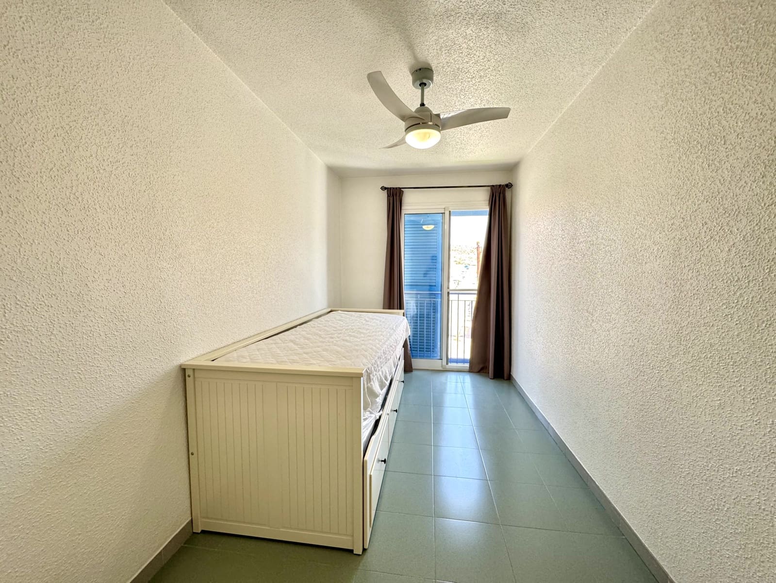 4 soverom Kjedet enebolig til salgs i Calabardina med svømmebasseng garasje - € 240 000 (Ref: 9107918)