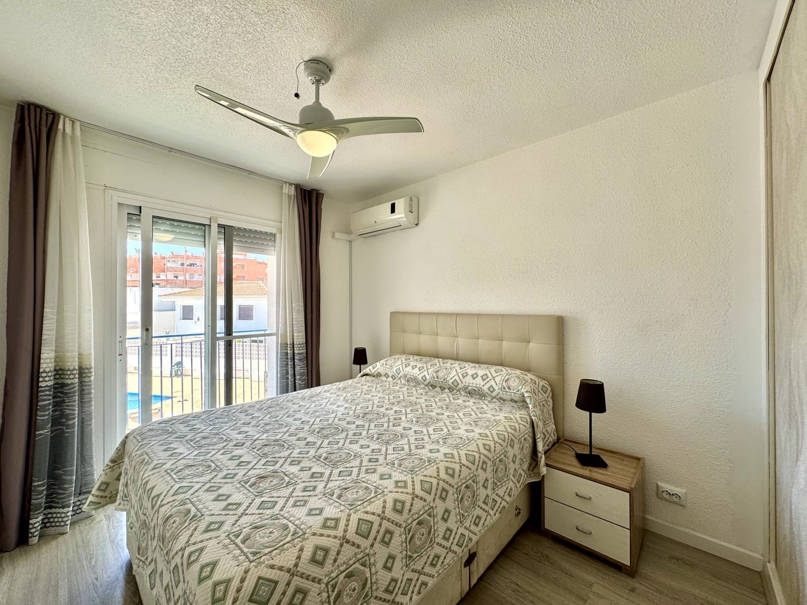 4 soverom Kjedet enebolig til salgs i Calabardina med svømmebasseng garasje - € 240 000 (Ref: 9107918)