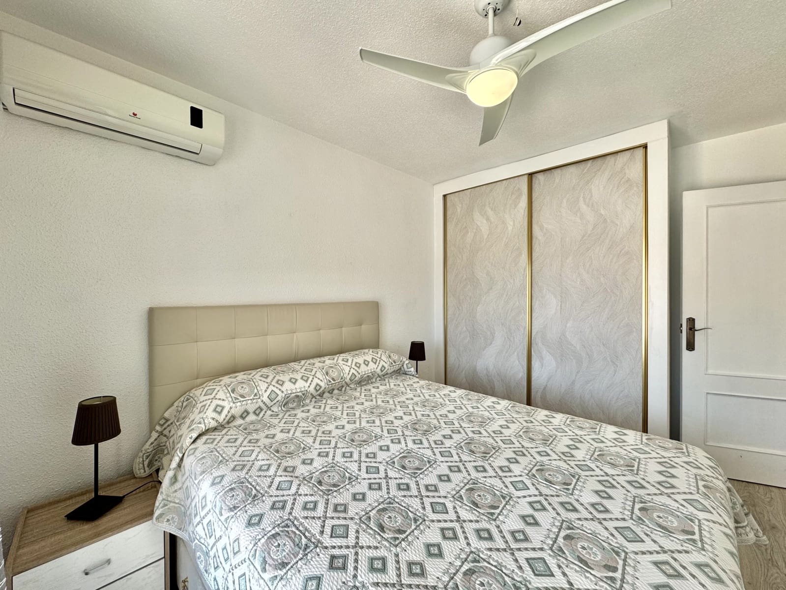 4 soverom Kjedet enebolig til salgs i Calabardina med svømmebasseng garasje - € 240 000 (Ref: 9107918)