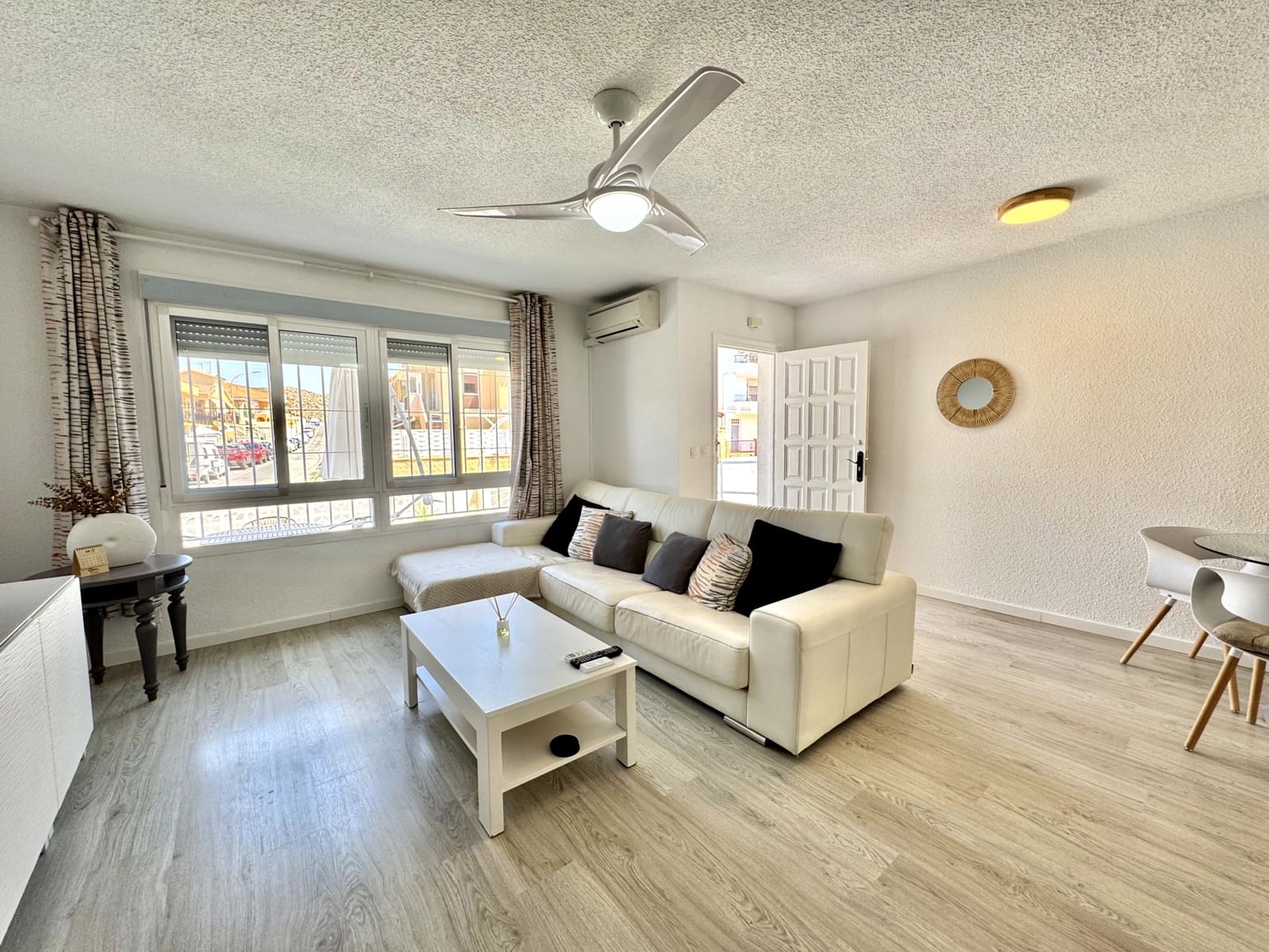 4 soverom Kjedet enebolig til salgs i Calabardina med svømmebasseng garasje - € 240 000 (Ref: 9107918)