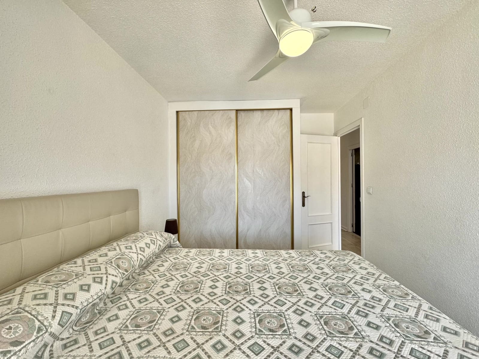 4 soverom Kjedet enebolig til salgs i Calabardina med svømmebasseng garasje - € 240 000 (Ref: 9107918)