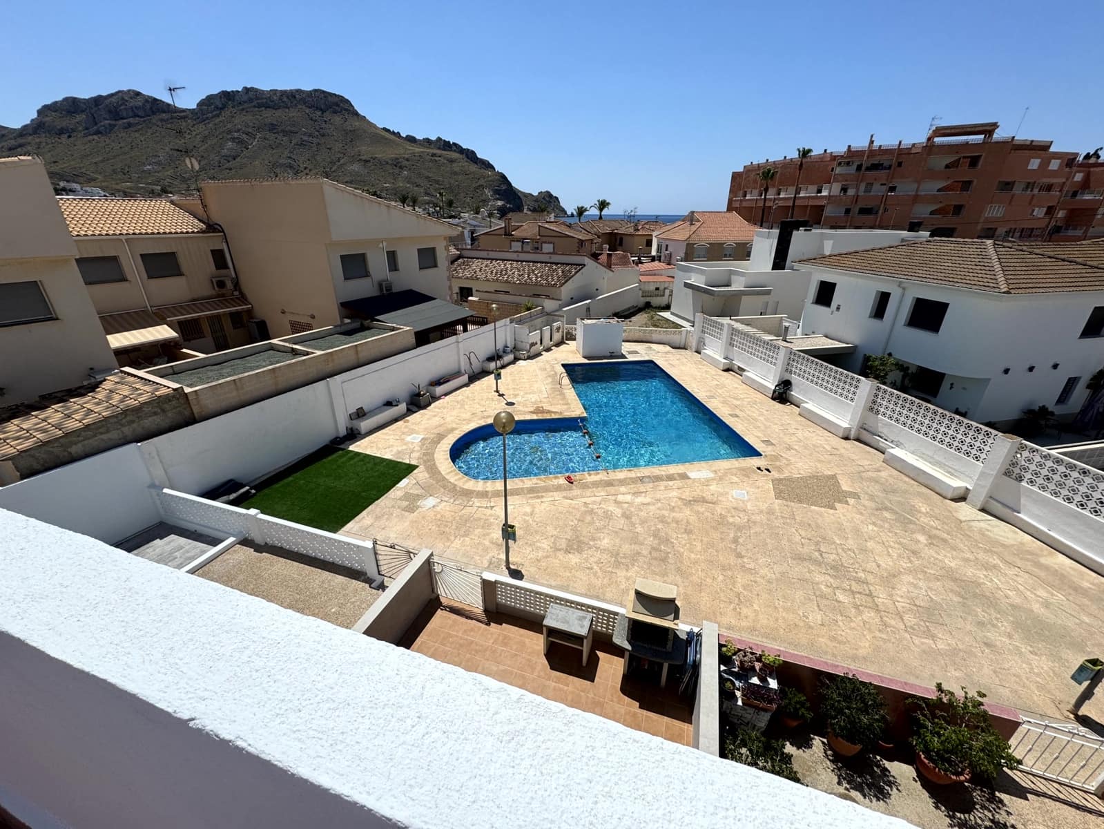 4 soverom Kjedet enebolig til salgs i Calabardina med svømmebasseng garasje - € 240 000 (Ref: 9107918)