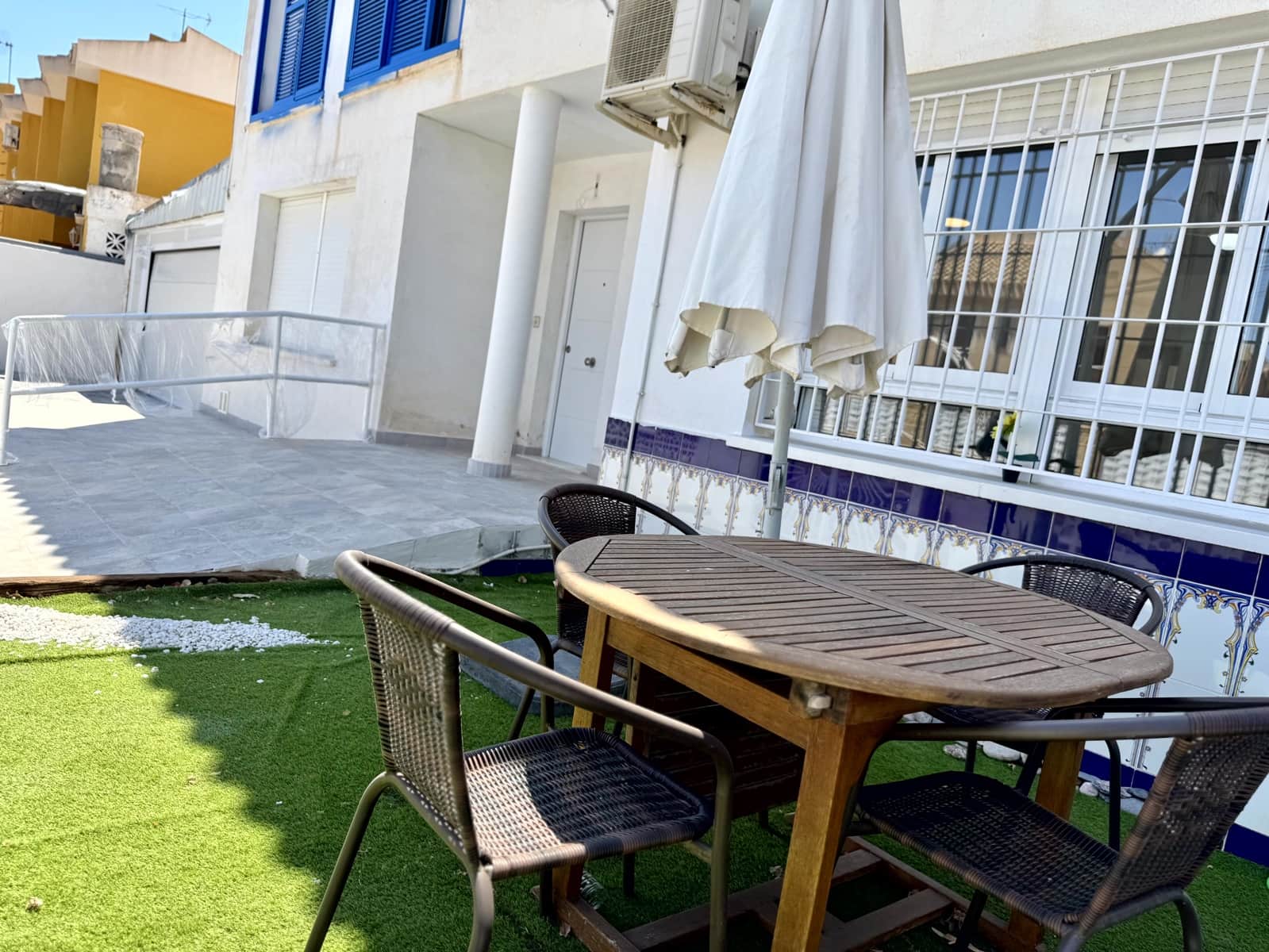 4 soverom Kjedet enebolig til salgs i Calabardina med svømmebasseng garasje - € 240 000 (Ref: 9107918)