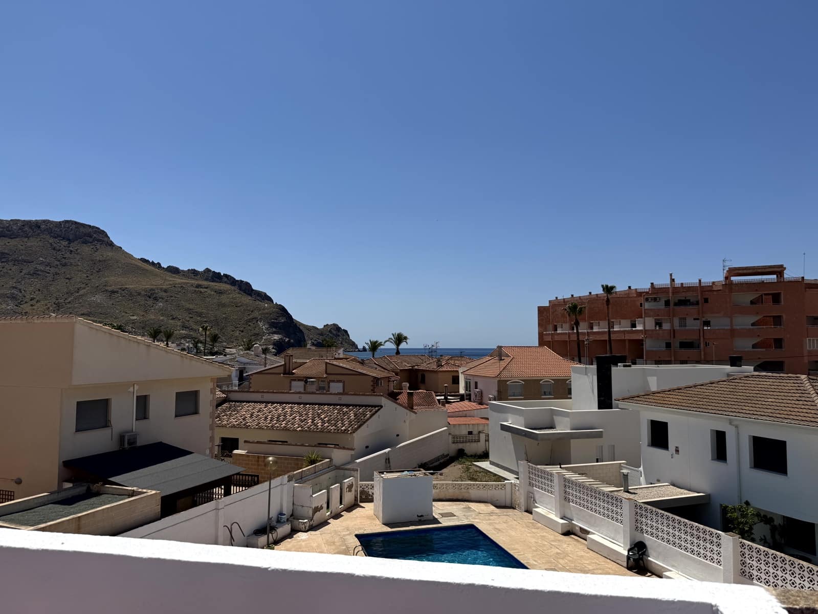 4 soverom Kjedet enebolig til salgs i Calabardina med svømmebasseng garasje - € 240 000 (Ref: 9107918)