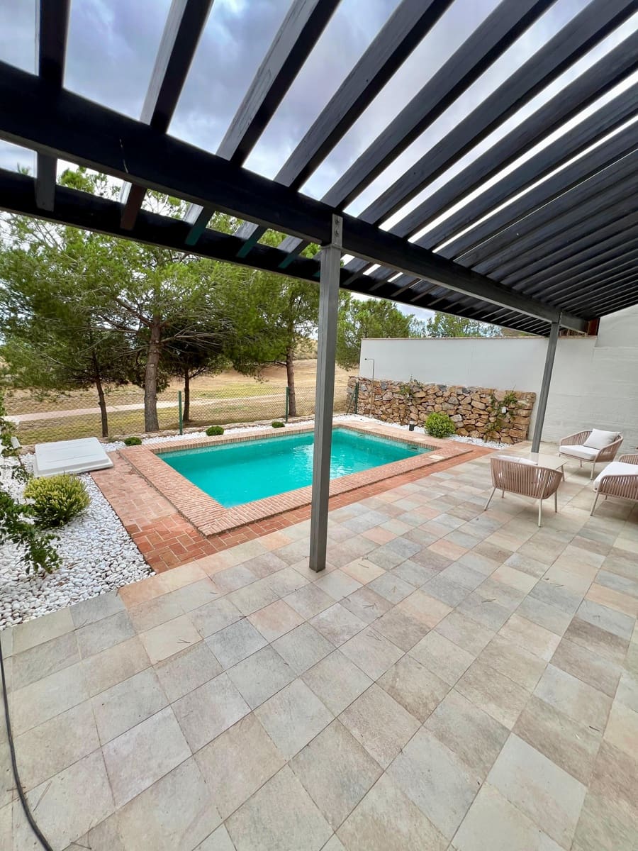 Radhus till salu i La Peraleja Golf Resort med pool garage - 298 000 € (Ref: 9142242)