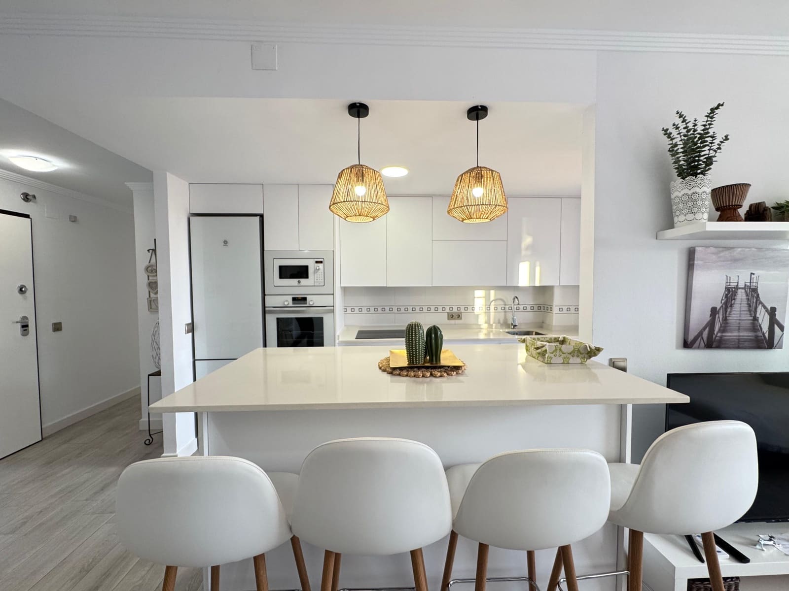 2 bedroom Beach Apartment for rent in El Pozo del Esparto with pool garage - € 850 (Ref: 9369178)