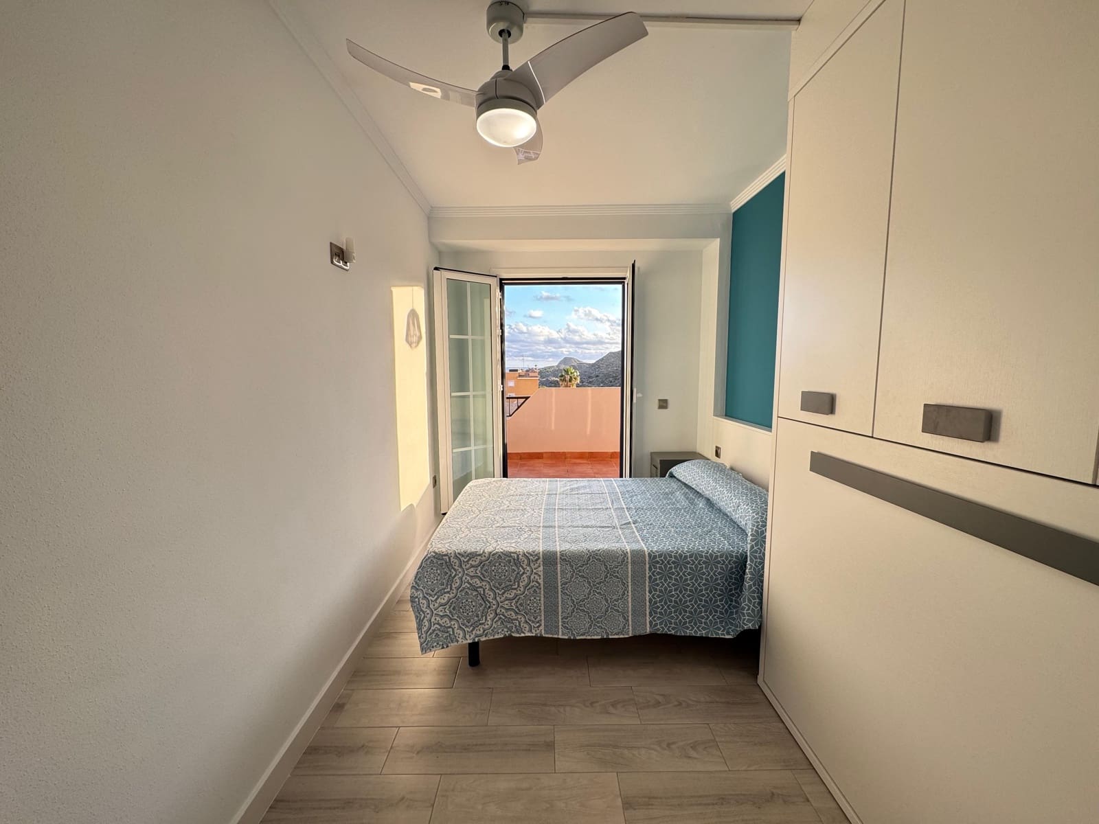 2 bedroom Beach Apartment for rent in El Pozo del Esparto with pool garage - € 850 (Ref: 9369178)