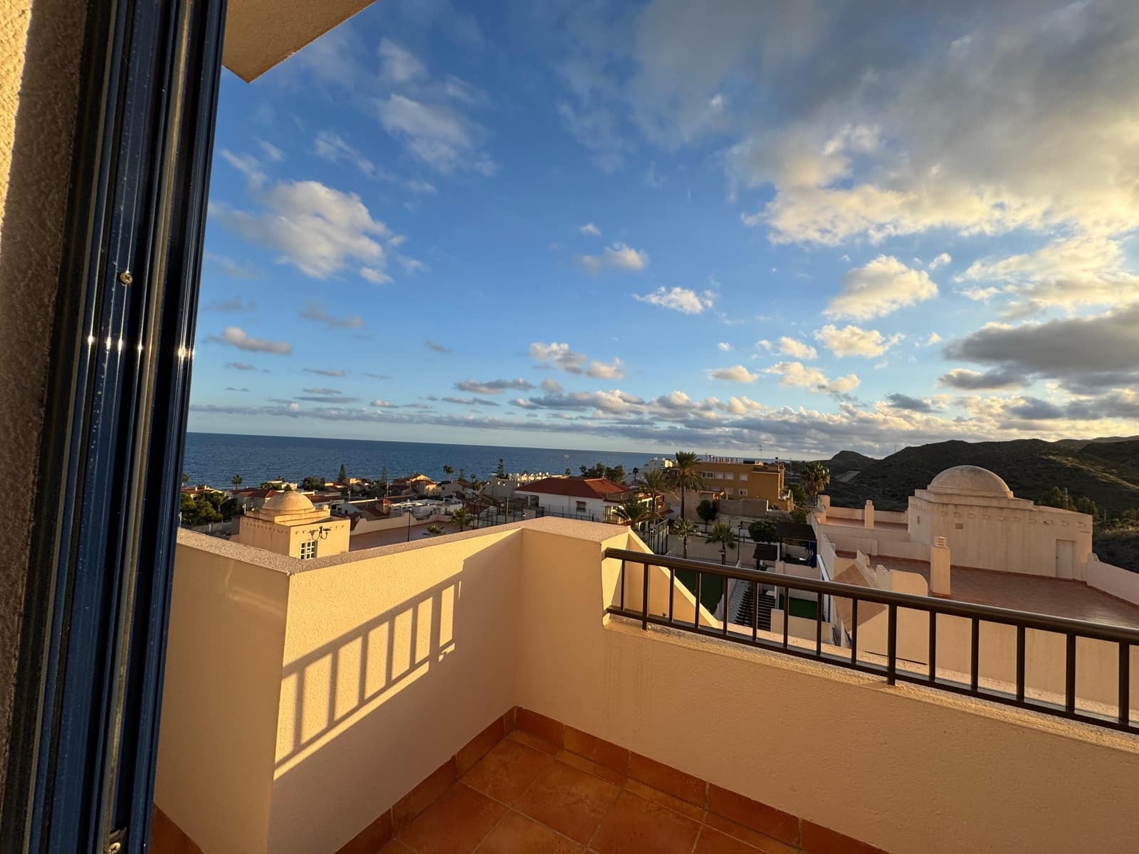 2 bedroom Beach Apartment for rent in El Pozo del Esparto with pool garage - € 850 (Ref: 9369178)