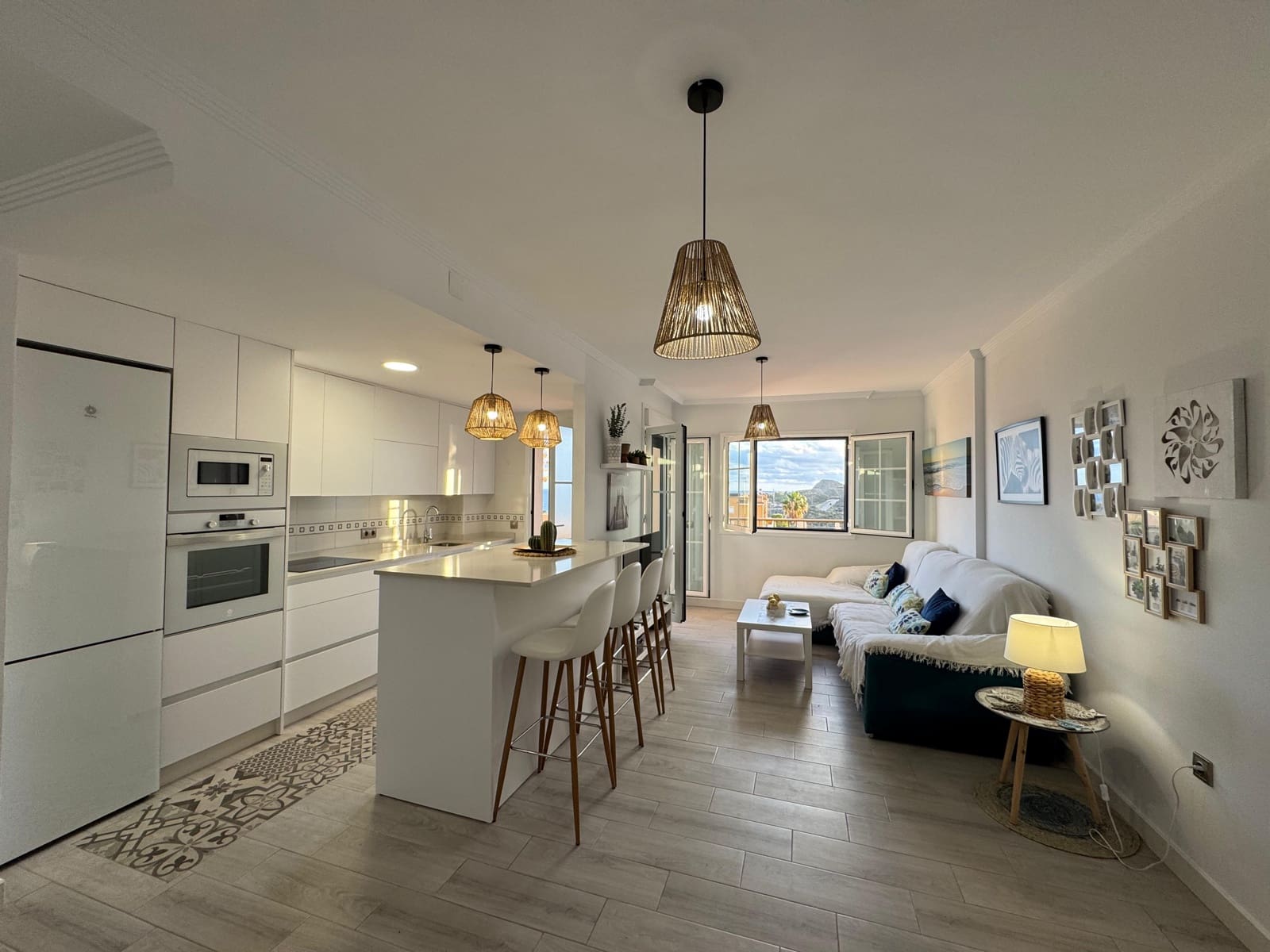 2 bedroom Beach Apartment for rent in El Pozo del Esparto with pool garage - € 850 (Ref: 9369178)