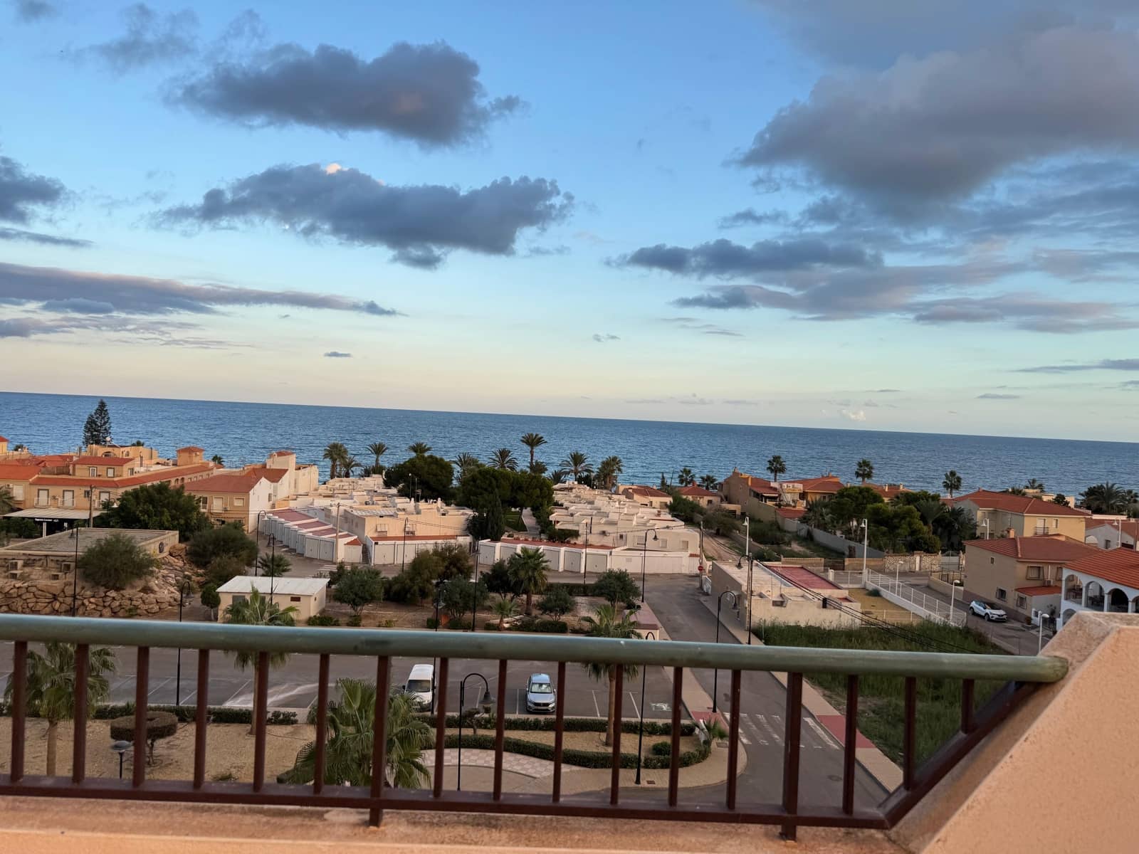 2 bedroom Beach Apartment for rent in El Pozo del Esparto with pool garage - € 850 (Ref: 9369178)