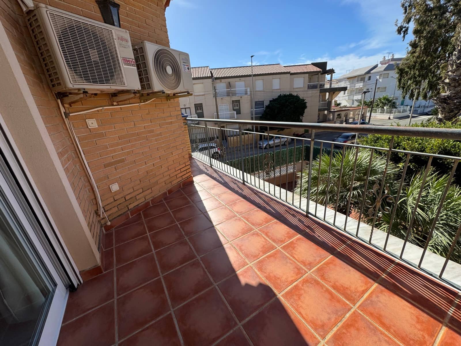 4 soverom Kjedet enebolig til salgs i Calabardina med svømmebasseng garasje - € 250 000 (Ref: 9411293)