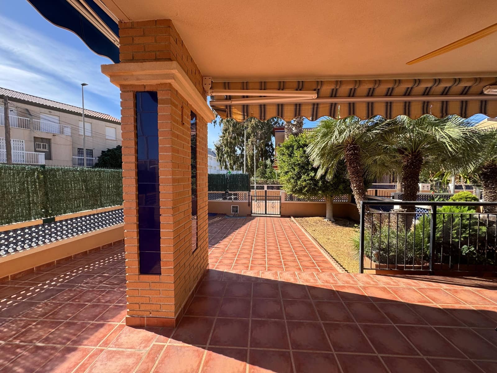 4 soverom Kjedet enebolig til salgs i Calabardina med svømmebasseng garasje - € 250 000 (Ref: 9411293)