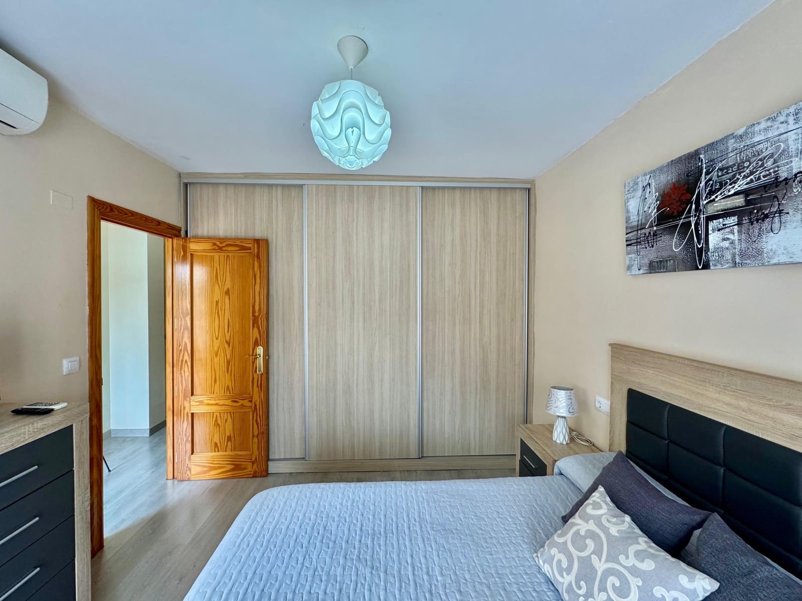 4 makuuhuone Rivitalo myytävänä paikassa Calabardina mukana uima-altaan 
autotalli - 260 000 € (Ref: 9471488)