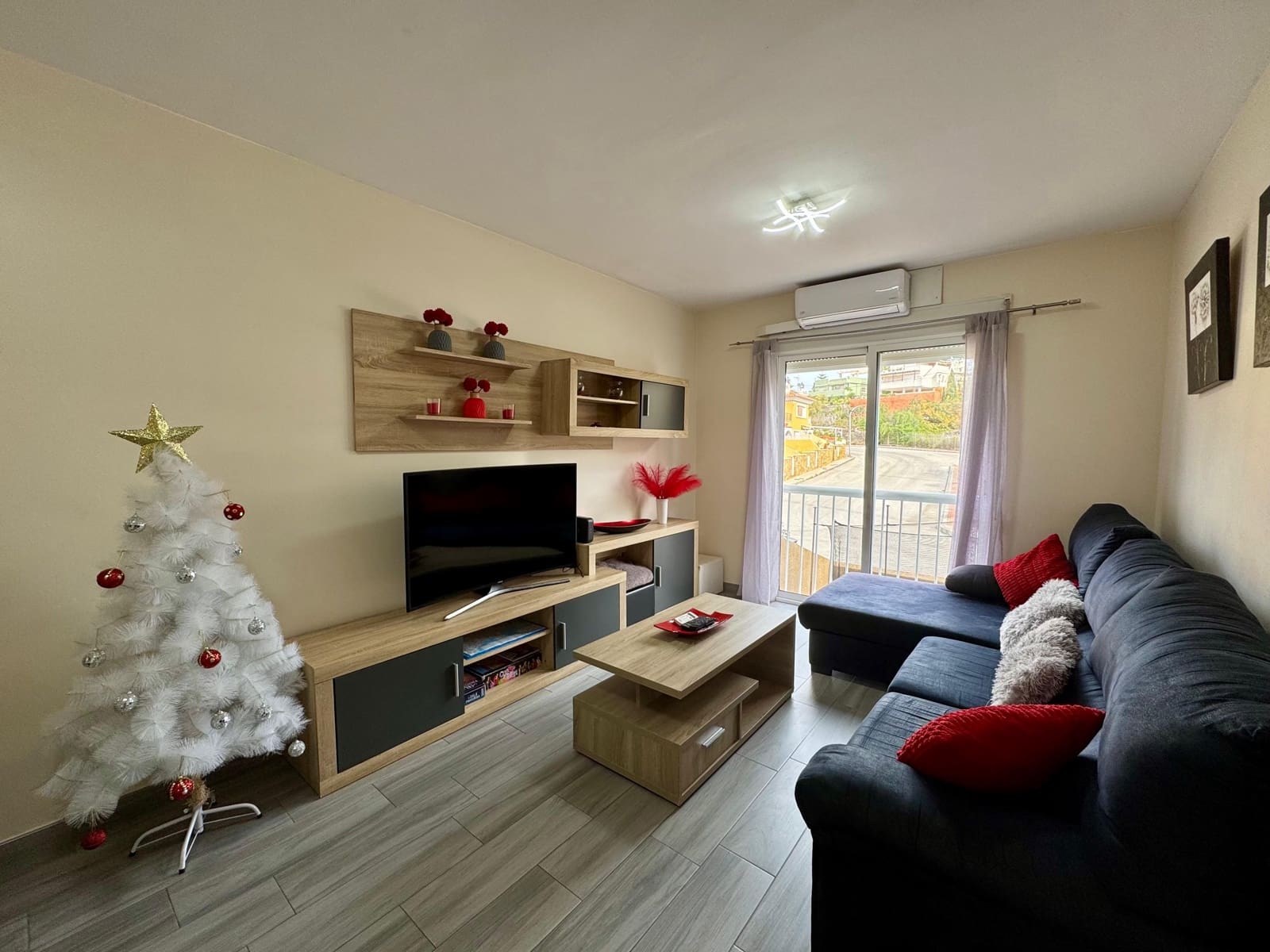 4 makuuhuone Rivitalo myytävänä paikassa Calabardina mukana uima-altaan 
autotalli - 260 000 € (Ref: 9471488)