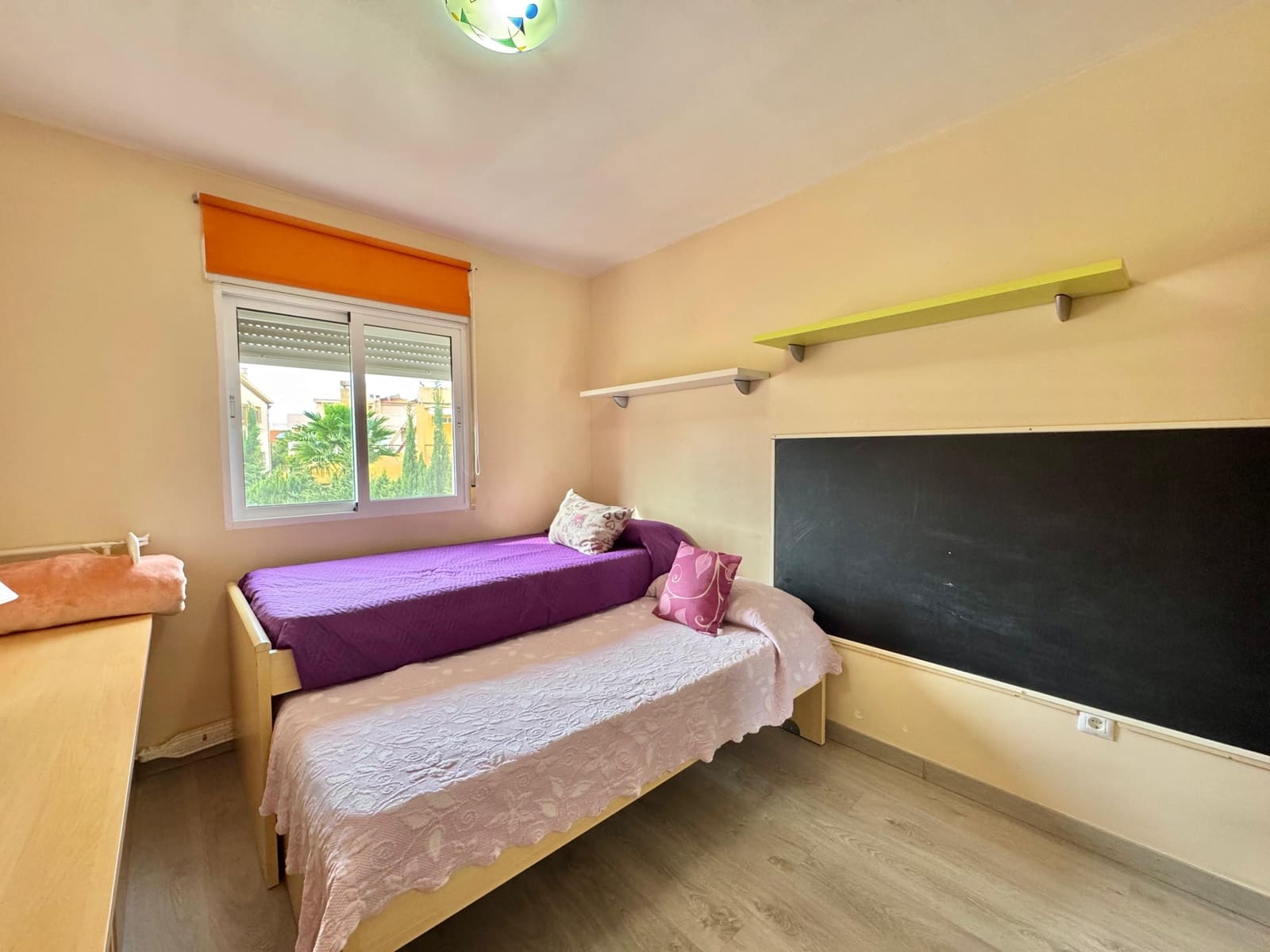 4 makuuhuone Rivitalo myytävänä paikassa Calabardina mukana uima-altaan 
autotalli - 260 000 € (Ref: 9471488)