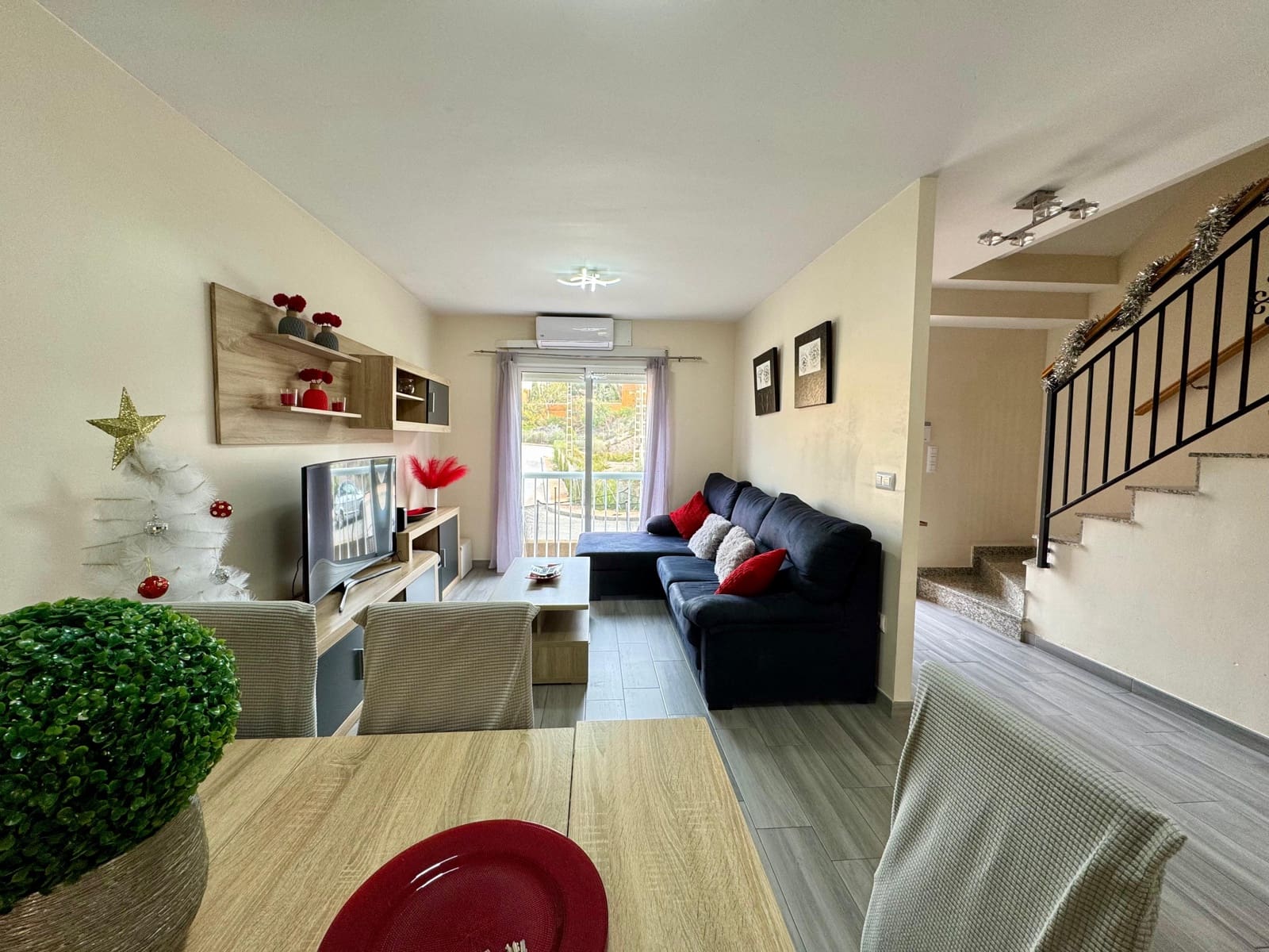 4 makuuhuone Rivitalo myytävänä paikassa Calabardina mukana uima-altaan 
autotalli - 260 000 € (Ref: 9471488)