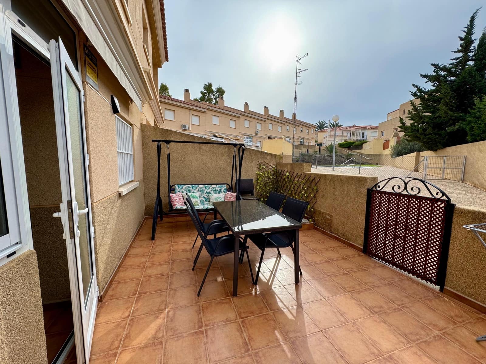 4 makuuhuone Rivitalo myytävänä paikassa Calabardina mukana uima-altaan 
autotalli - 260 000 € (Ref: 9471488)