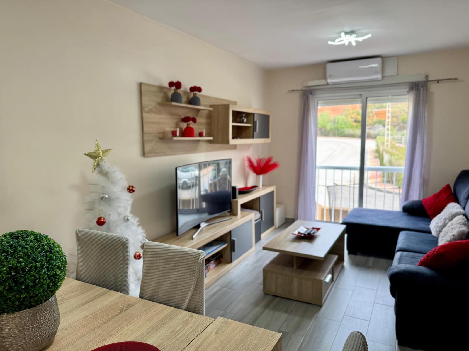 4 makuuhuone Rivitalo myytävänä paikassa Calabardina mukana uima-altaan 
autotalli - 260 000 € (Ref: 9471488)