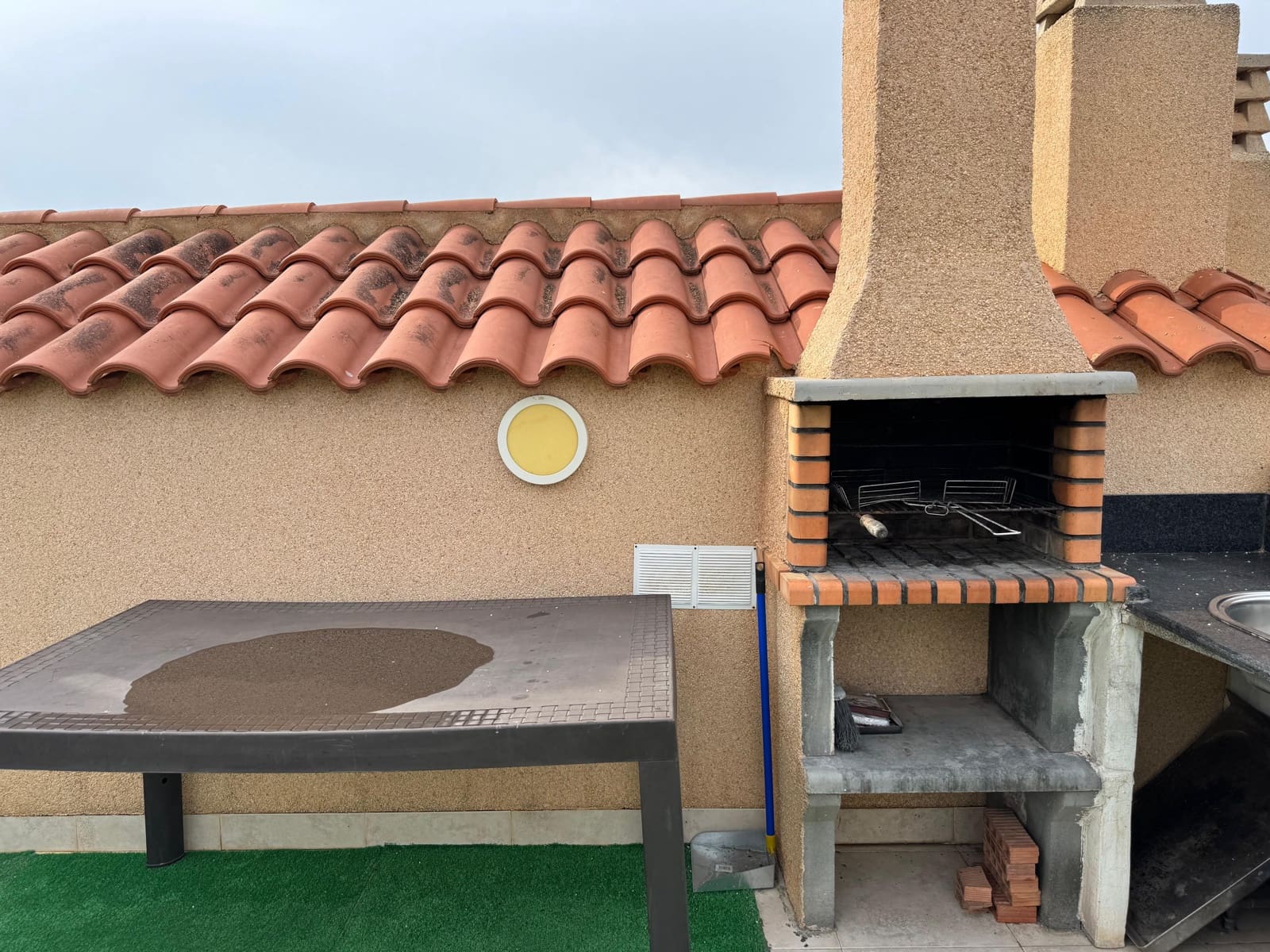 4 makuuhuone Rivitalo myytävänä paikassa Calabardina mukana uima-altaan 
autotalli - 260 000 € (Ref: 9471488)