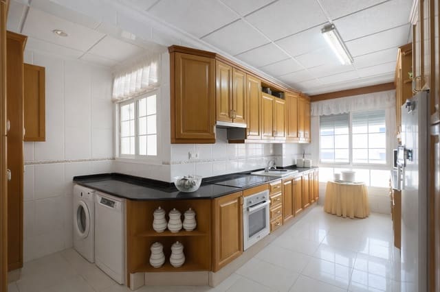 3 soveværelse Lejlighed til salg i Delicias, Aguilas med garage - € 298.000 (Ref: 9769897)