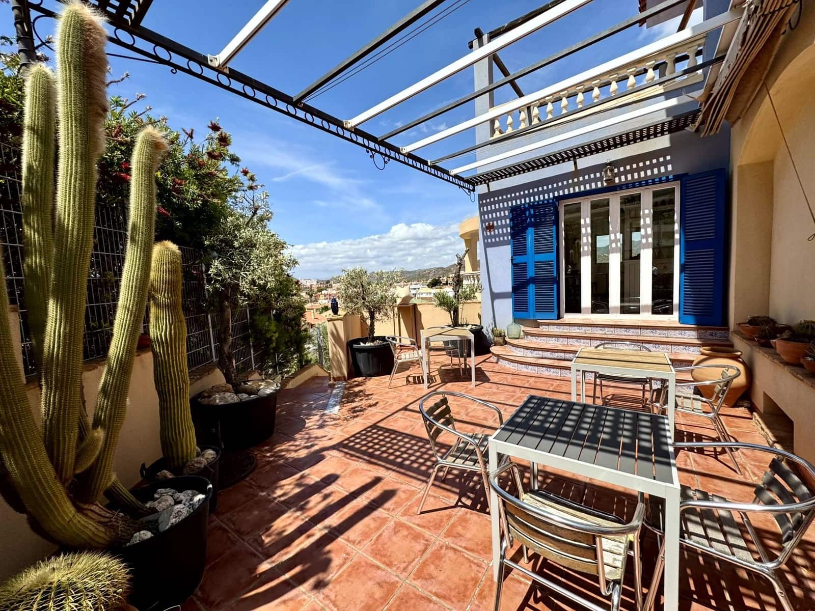 9 soveværelse Hotel til salg i Calabardina med garage - € 695.000 (Ref: 9921349)