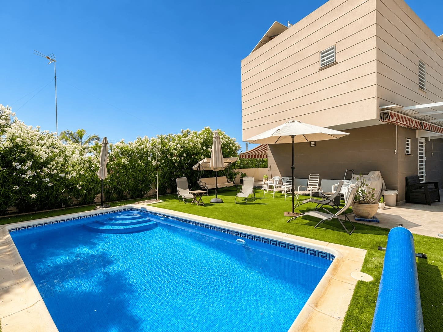 4 chambre Villa/Maison à vendre à Calarreona avec piscine garage - 650 000 € (Ref: 9921359)