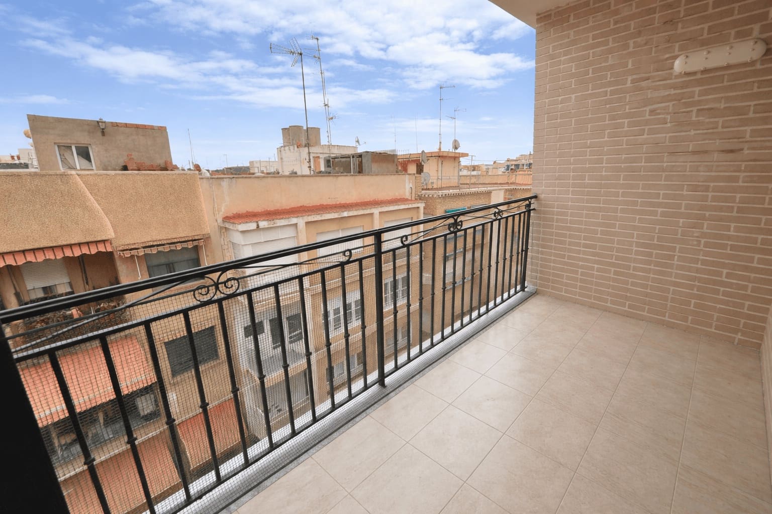 3 bedroom Apartment for sale in Aguilas with garage - € 170,000 (Ref: 9921360)