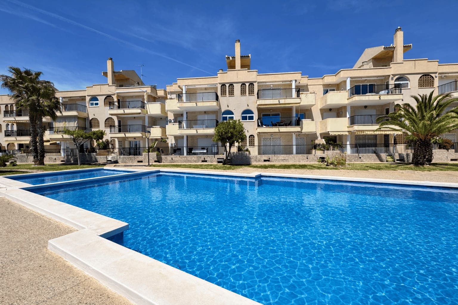 3 bedroom Apartment for sale in Aguilas with pool garage - € 370,000 (Ref: 9921365)