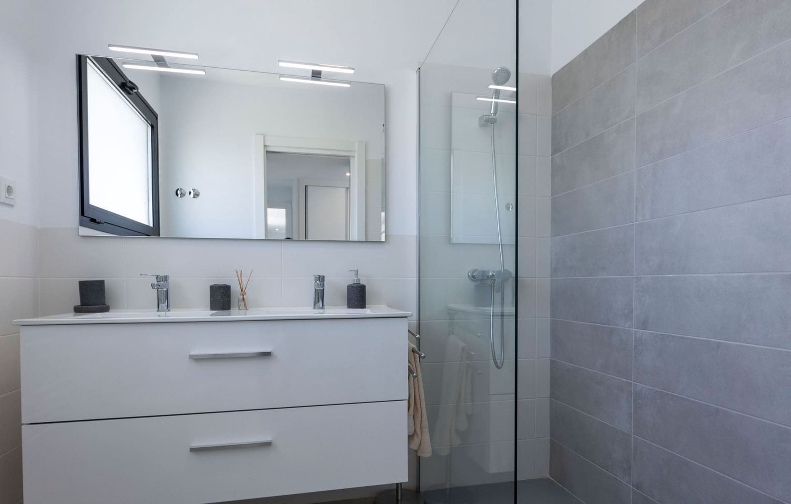 3 soveværelse Villa til salg i Calasparra med swimmingpool garage - € 309.000 (Ref: 9941724)
