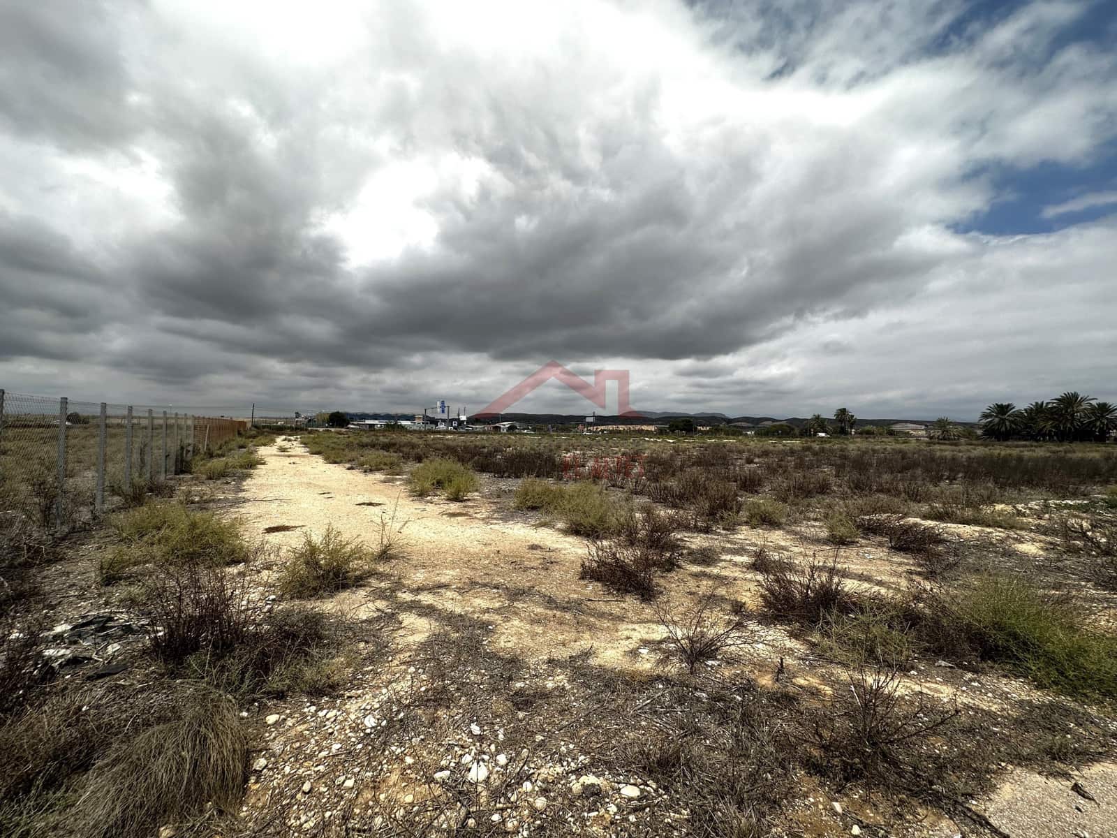 Grunde uden byggetilladelser til leje i El Altet - € 3.000 (Ref: 8782330)