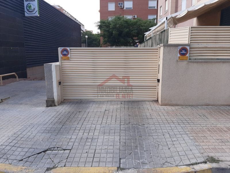 Garage til salg i Elche / Elx - € 8.000 (Ref: 8782348)