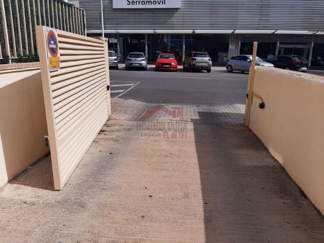 Garage for sale in Ciutat Esportiva, Elche / Elx - € 8,000 (Ref: 8782348)