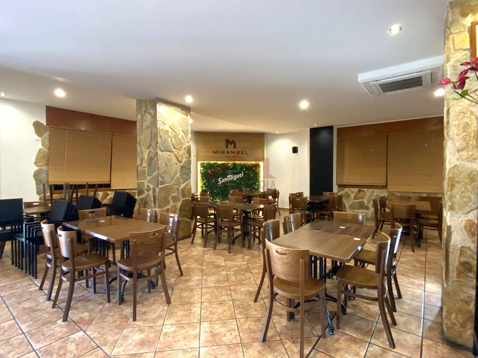 Commercieel te koop in Elche / Elx - € 360.000 (Ref: 8788045)