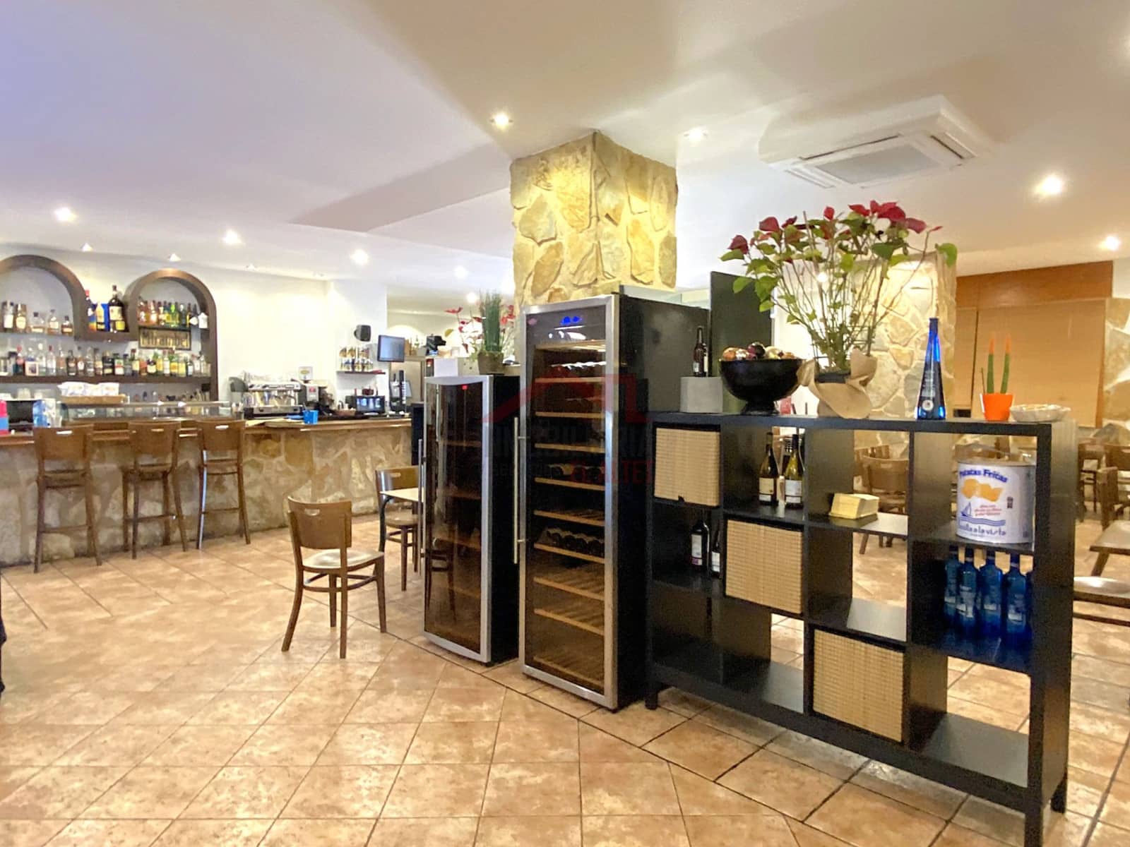 Commercieel te koop in Elche / Elx - € 360.000 (Ref: 8788045)