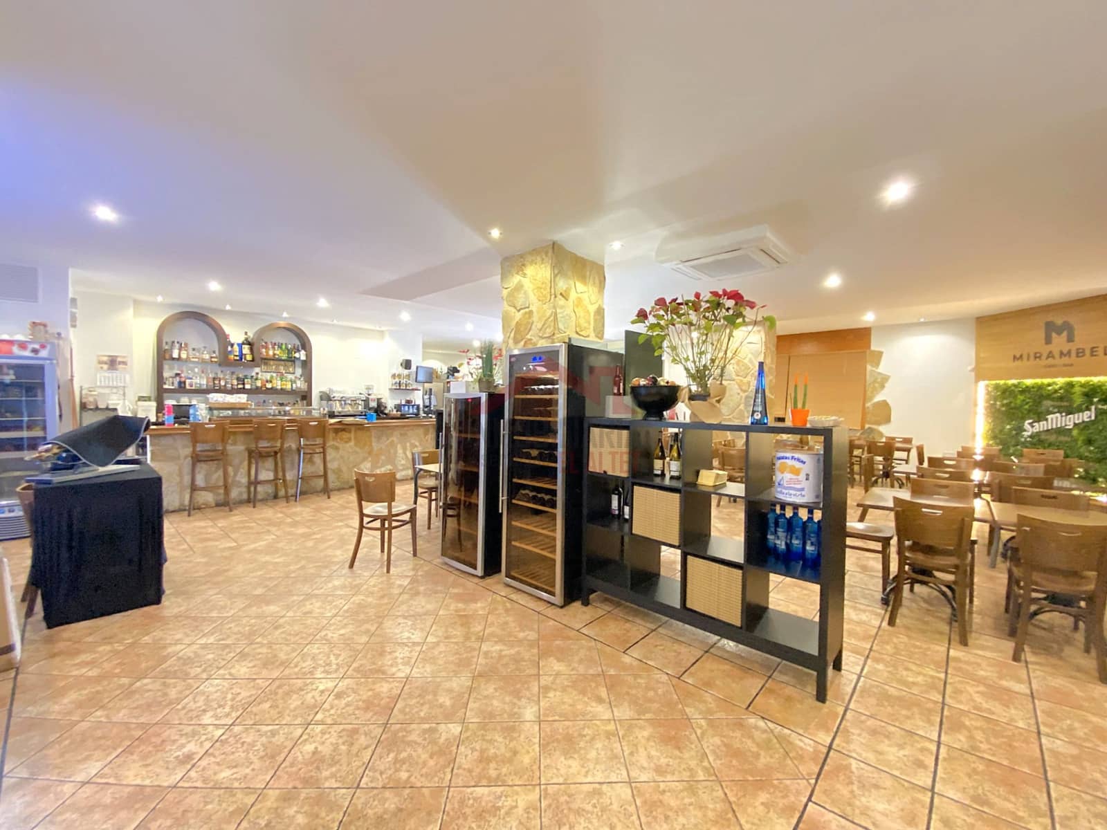 Commercieel te koop in Elche / Elx - € 360.000 (Ref: 8788045)