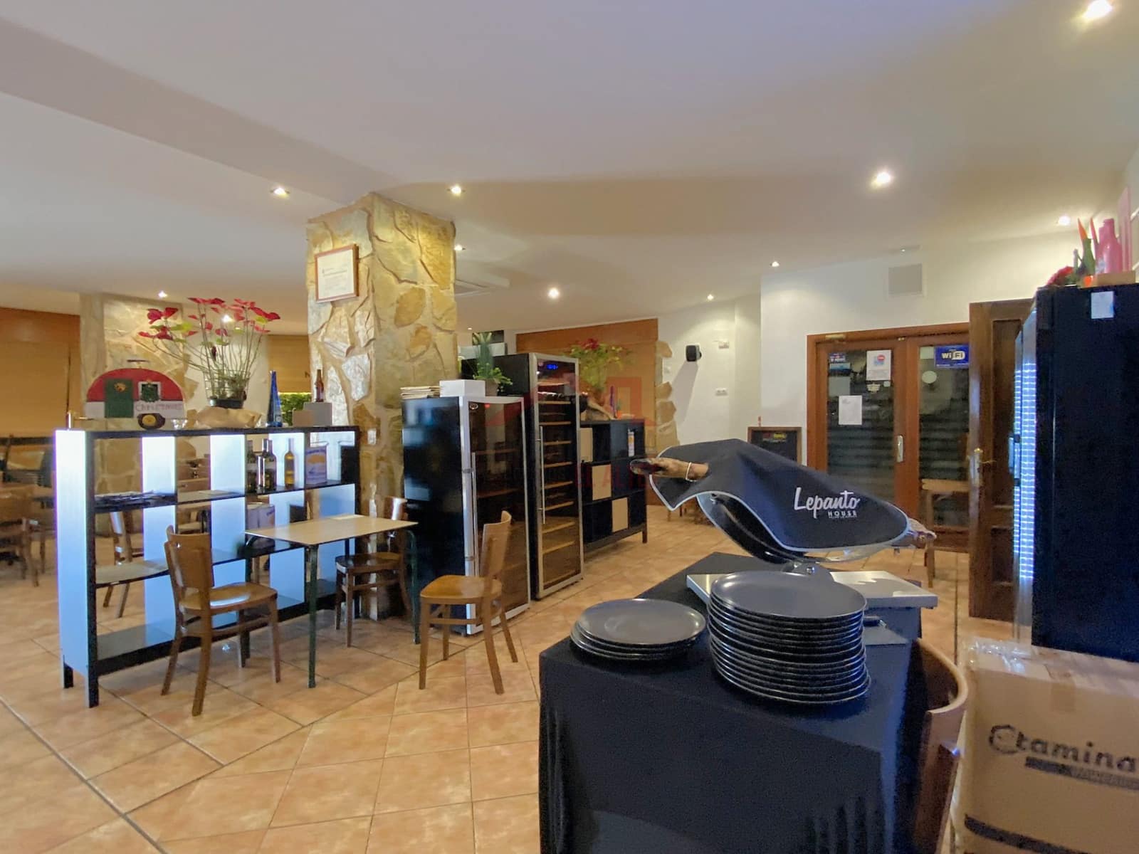 Commercieel te koop in Elche / Elx - € 360.000 (Ref: 8788045)