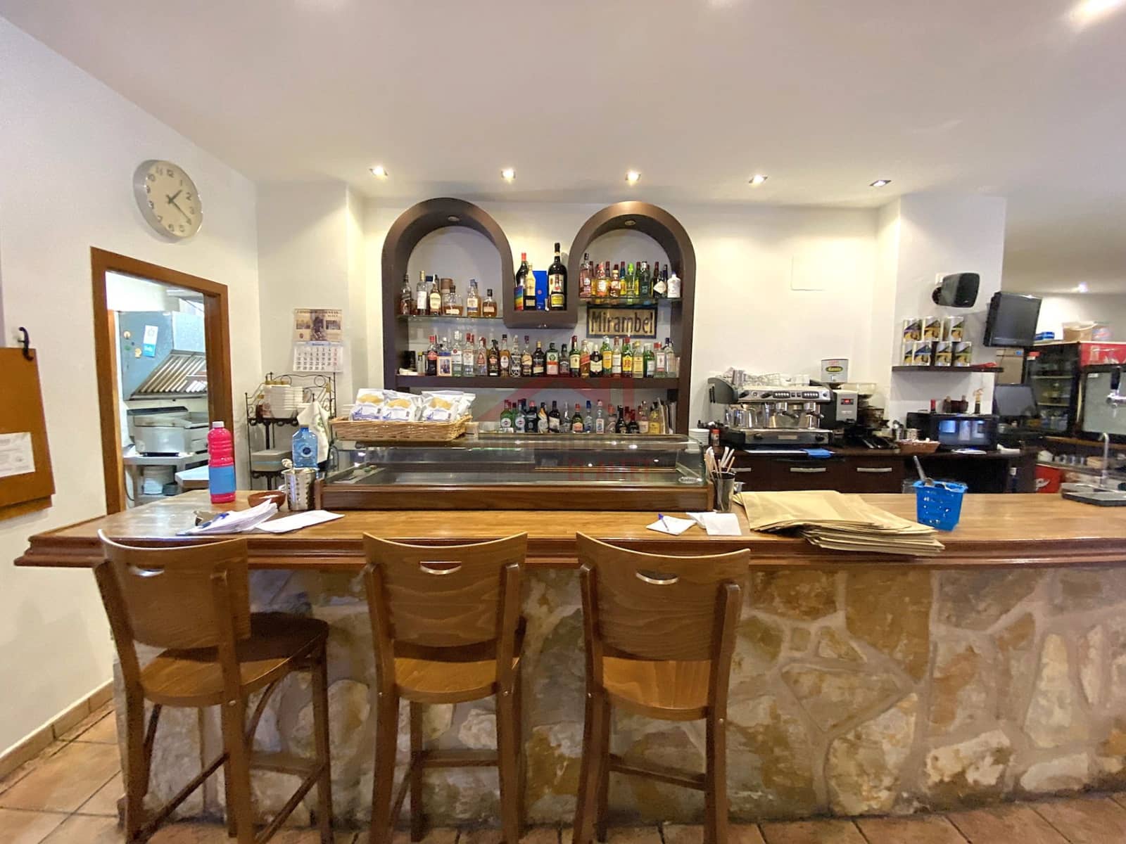 Commercieel te koop in Elche / Elx - € 360.000 (Ref: 8788045)