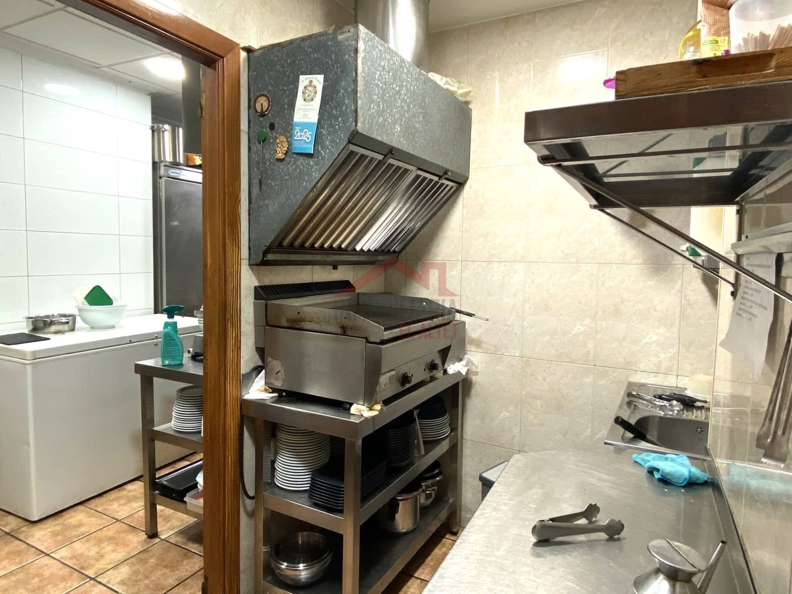 Commercieel te koop in Elche / Elx - € 360.000 (Ref: 8788045)