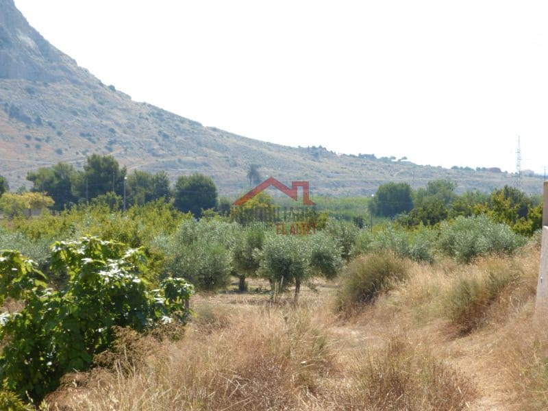 Grunde uden byggetilladelser til salg i Alicante by - € 34.000 (Ref: 8820847)