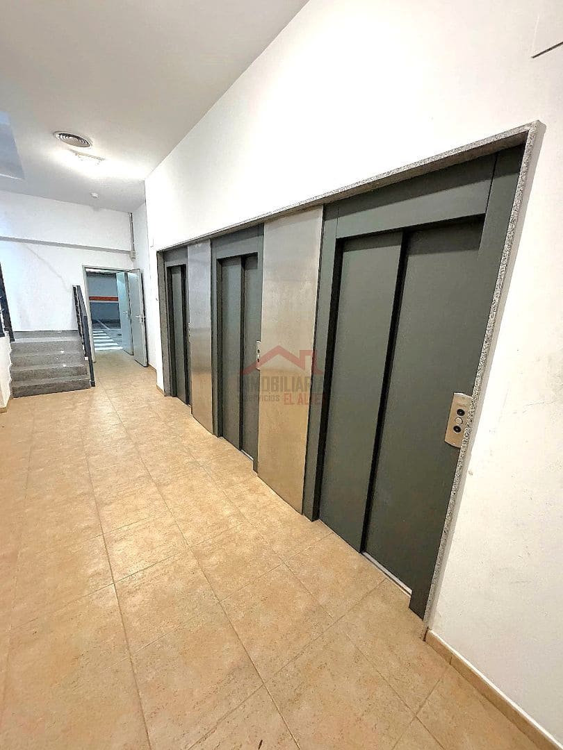 3 Zimmer Apartment zu vermieten in Elche / Elx mit Pool - 950 € (Ref: 8912101)