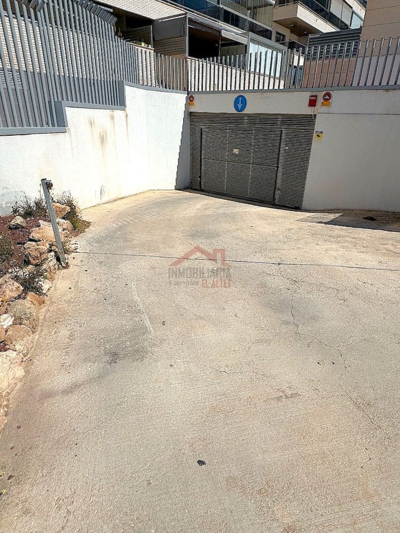 3 Zimmer Apartment zu vermieten in Elche / Elx mit Pool - 950 € (Ref: 8912101)