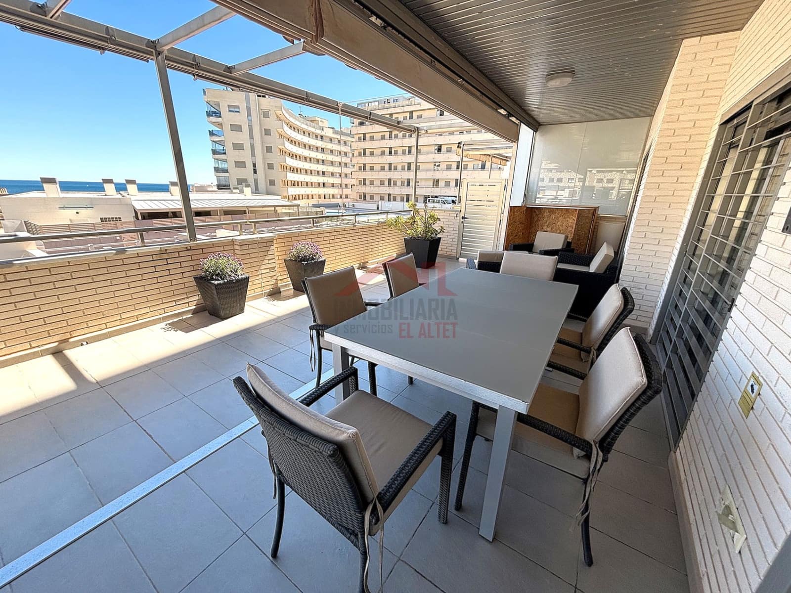 3 Zimmer Apartment zu vermieten in Elche / Elx mit Pool - 950 € (Ref: 8912101)
