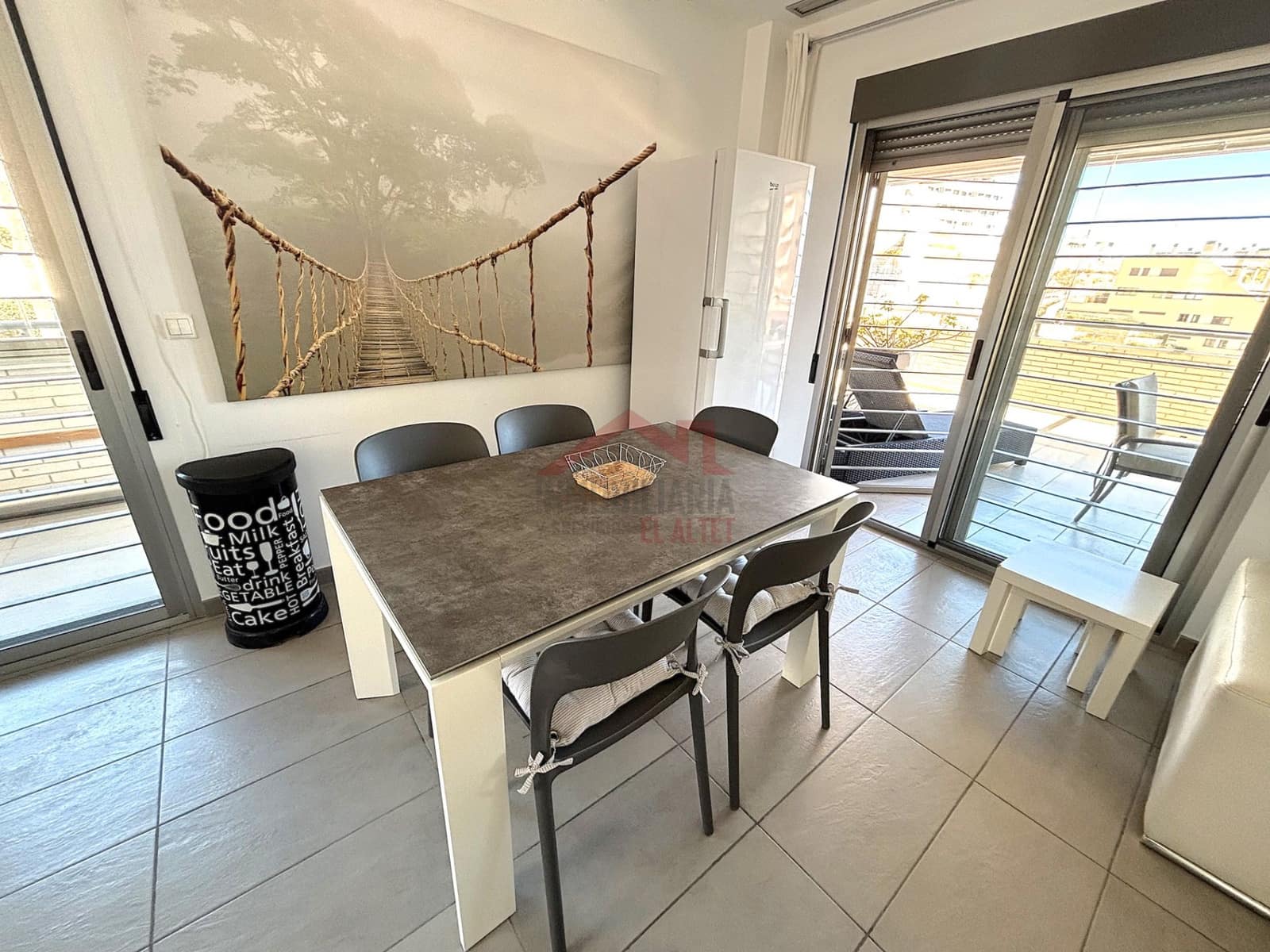 3 Zimmer Apartment zu vermieten in Elche / Elx mit Pool - 950 € (Ref: 8912101)