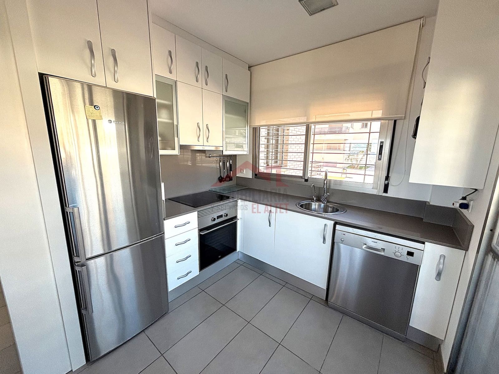 3 Zimmer Apartment zu vermieten in Elche / Elx mit Pool - 950 € (Ref: 8912101)