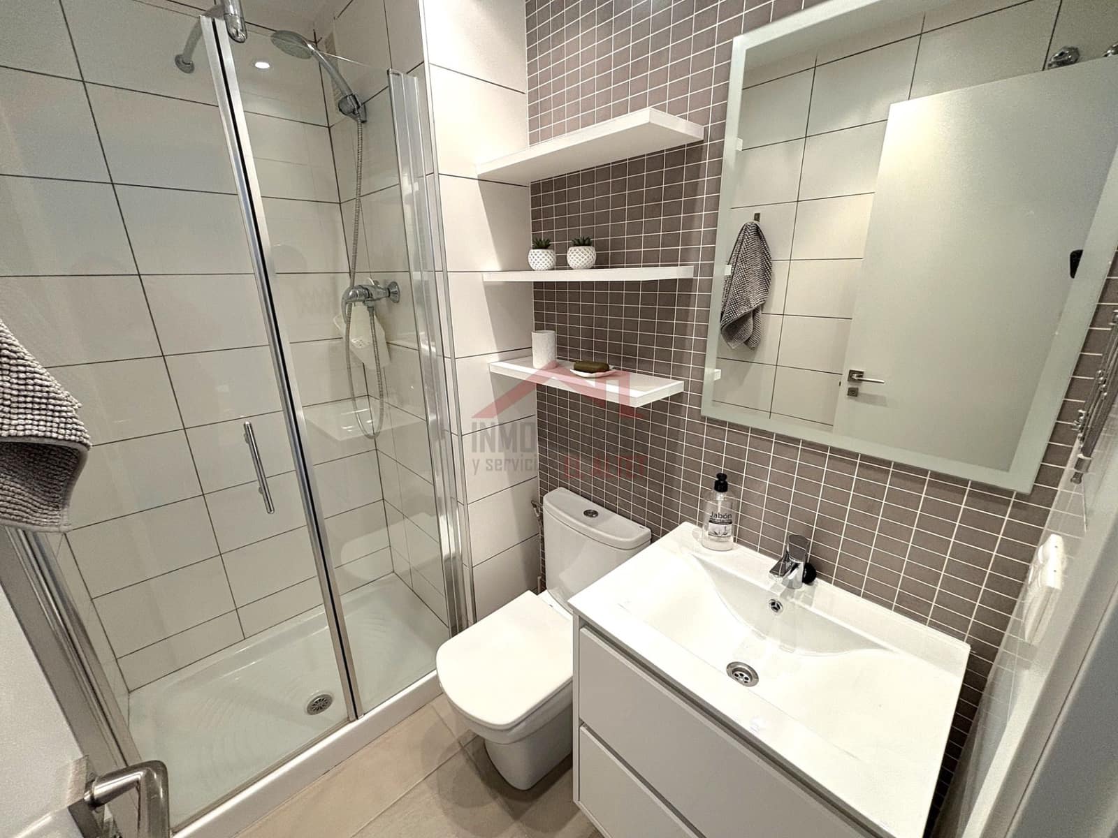 3 Zimmer Apartment zu vermieten in Elche / Elx mit Pool - 950 € (Ref: 8912101)