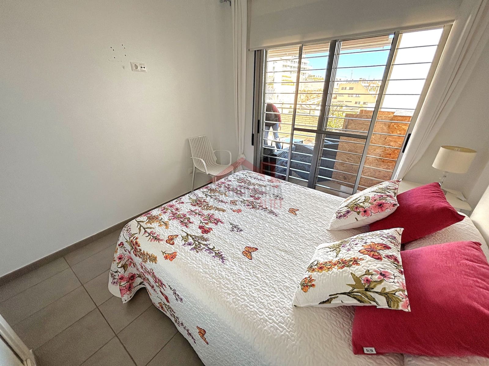 3 Zimmer Apartment zu vermieten in Elche / Elx mit Pool - 950 € (Ref: 8912101)