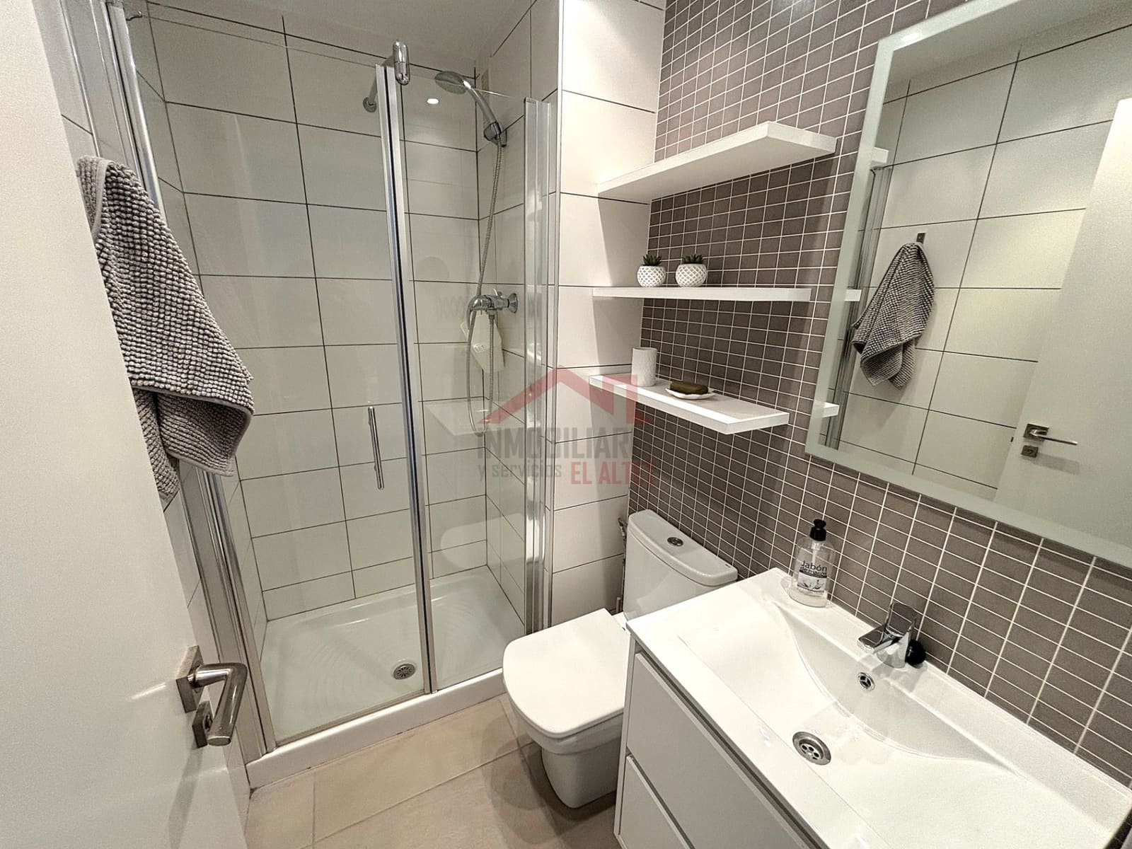 3 Zimmer Apartment zu vermieten in Elche / Elx mit Pool - 950 € (Ref: 8912101)