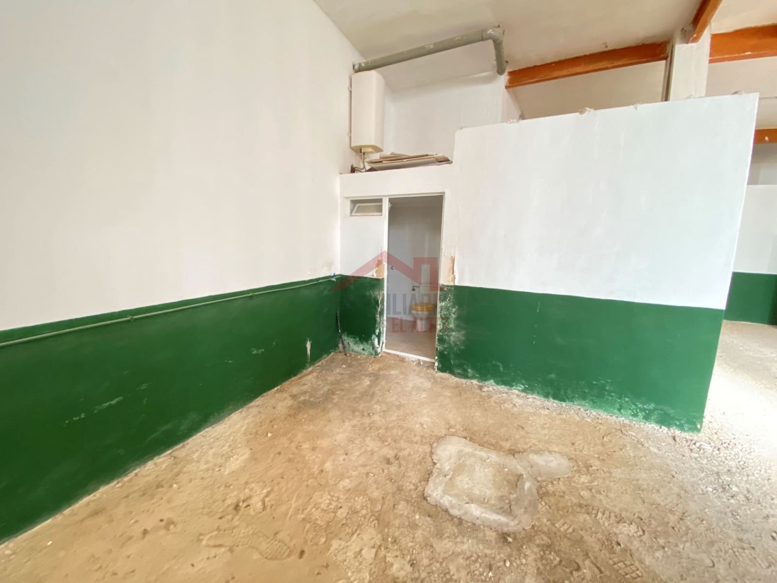 Erhverv til salg i Elche / Elx - € 125.000 (Ref: 8949767)